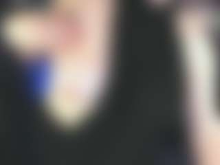 Live cam show with YolandaKiss - Flashing on SxyPornLive