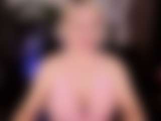 YolandaKiss's Live Sex Cam Show