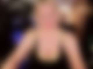 Live cam show with YolandaKiss - Average on Camsoda