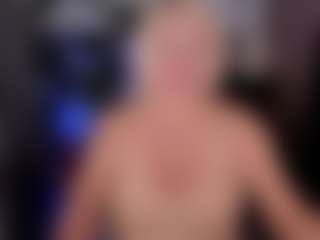 Live cam show with YolandaKiss - Blonde Hair MILF on Chatstar