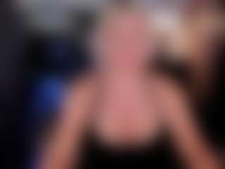 Live cam show with YolandaKiss - Mature on Streamer API