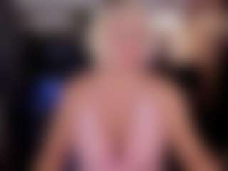 YolandaKiss MILF webcam performer live streaming