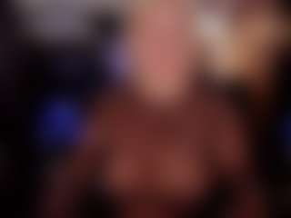 Live cam show with YolandaKiss - Average on CamClone
