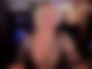 Live cam show with YolandaKiss - Average on livesuperchat.net