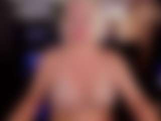 YolandaKiss MILF webcam performer live streaming