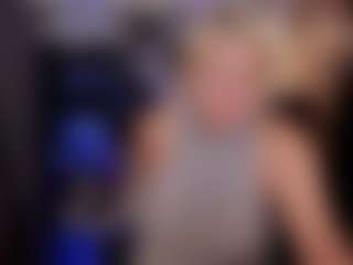 Live cam show with YolandaKiss - Fingering MILF on studioflirtlive.com