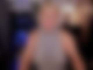 Live cam show with YolandaKiss - Smoking on 1on1-livenow