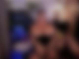 Live cam show with YolandaKiss - Middle Aged on SmokeAndPoke