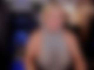 Live cam show with YolandaKiss - Middle Aged on SquirtSoMuch