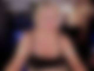 Live cam show with YolandaKiss - Smoking on Camsoda