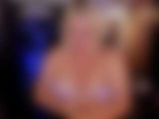 YolandaKiss MILF webcam performer live streaming