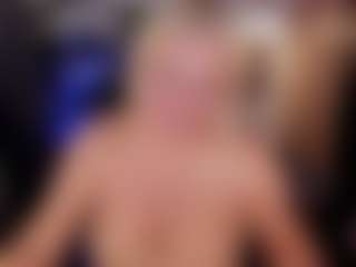 Live cam show with YolandaKiss - Blonde Hair on Camsoda