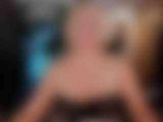 YolandaKiss's Live Sex Cam Show