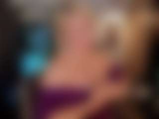 Live cam show with YolandaKiss - Smoking on Soda Cam