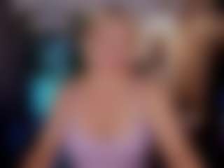 Live cam show with YolandaKiss - Mature MILF on https://playwithruby.com