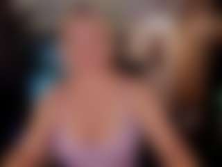Live cam show with YolandaKiss - Stockings on friskycurves.com