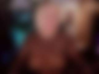 Live cam show with YolandaKiss - Blonde Hair MILF on Soda Cam