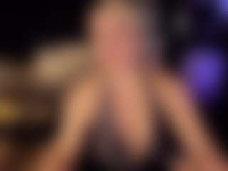 YolandaKiss's Live Sex Cam Show