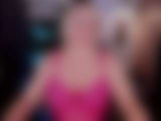 Live cam show with YolandaKiss - Blonde Hair MILF on Camsoda