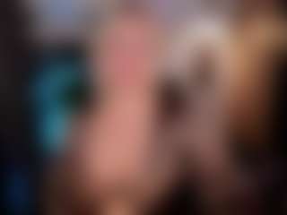 YolandaKiss MILF webcam performer live streaming