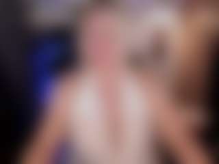 Live cam show with YolandaKiss - Average on UwU Esports