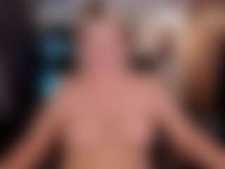 Live cam show with YolandaKiss - Cumface on StripNow