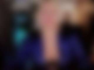 Live cam show with YolandaKiss - Flashing on CamwithHer