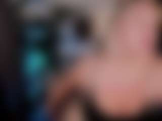 YolandaKiss MILF webcam performer live streaming