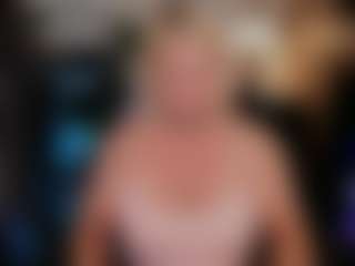 YolandaKiss's Live Sex Cam Show