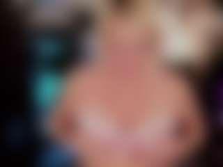 Live cam show with YolandaKiss - Blonde Hair on SpankPalCams