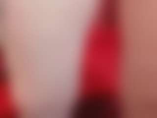 Live cam show with KellyPerfect - Public Brown Hair on Fit Hotties
