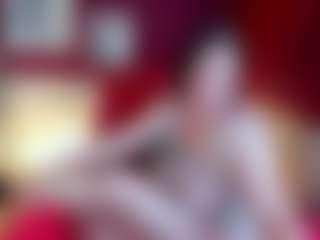 Live cam show with KellyPerfect - Public on Camsoda