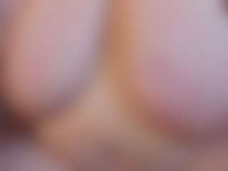 Live cam show with KellyPerfect - Spy on SpunkLive