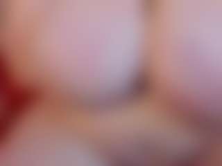 Live cam show with KellyPerfect - Lush on Stripli.com