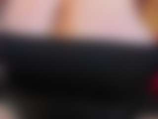 Live cam show with KellyPerfect - Mature on Mixed Magazine Live