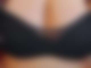 Live cam show with KellyPerfect - Smoke on Mixed Magazine Live