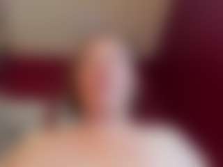 Live cam show with KellyPerfect - Tittyfuck on milfzrlive.com