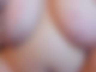 Live cam show with KellyPerfect - Tittyfuck on sexytreat.net
