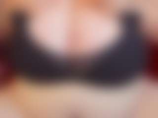 Live cam show with KellyPerfect - Spy Brown Hair on Camsoda