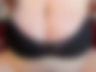 Live cam show with KellyPerfect - Hairy Pussy MILF on xDating