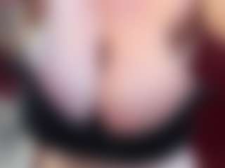 Live cam show with KellyPerfect - Green Eyes on Camsoda