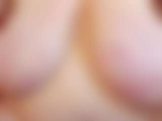 Live cam show with KellyPerfect - Tittyfuck on Camsoda