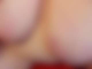 Live cam show with KellyPerfect - Tittyfuck on Camsoda