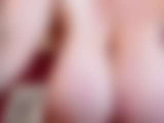 Live cam show with KellyPerfect - Smoke on Free Soda