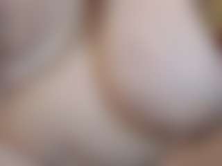 Live cam show with KellyPerfect - Spy Granny on EXY