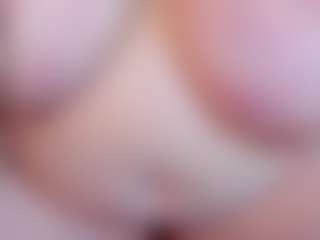 Live cam show with KellyPerfect - Tittyfuck on Camsoda