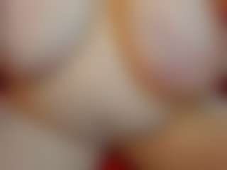 Live cam show with KellyPerfect - Spy on AdultVida.com