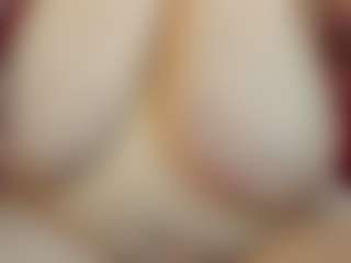 Live cam show with KellyPerfect - Tittyfuck on Nude Chat * 1 On 1 Webcam Sex * Live Cam Show