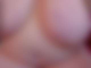 Live cam show with KellyPerfect - White Mature on Milfs Live