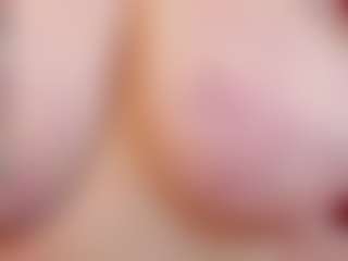 Live cam show with KellyPerfect - Tittyfuck on Camsoda